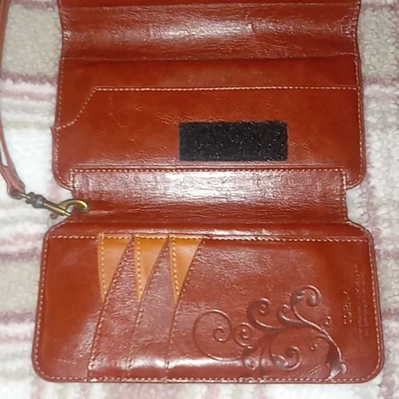 Cornmi womens leather wristlet - Picture 6 of 16